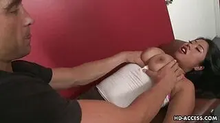 Curvaceous Asian Finds Cock-sucking Time Between Schedules